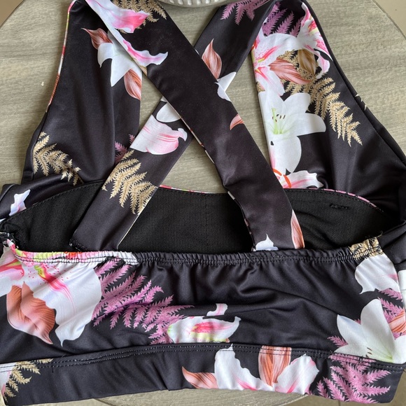 Lilly bikini/sports bra - Picture 4 of 6